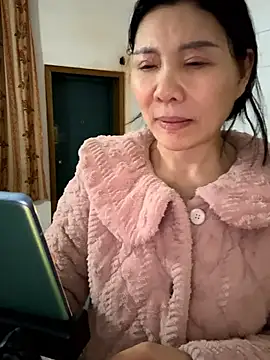 xiiuuff18 online show from March 2026 01:11:02 PM