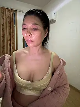 xiiuuff18 online show from February 2026 10:16:02 AM