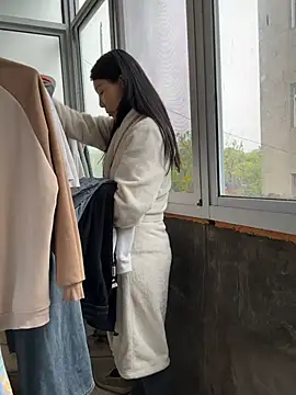 xiiuuff18 online show from April 2026 11:07:02 PM