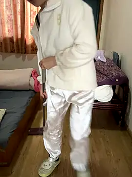 Snapshot of xiiuuff18 chatting on October 2025 01:16:01 AM xiiuuff18 online show from October 2025 01:16:01 AM