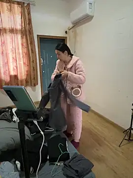 xiiuuff18 online show from March 2026 12:18:01 AM