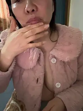 xiiuuff18 online show from March 2026 12:07:02 AM