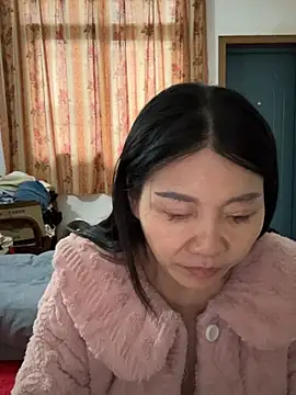 xiiuuff18 online show from March 2026 11:52:04 PM