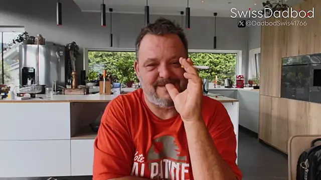 Snapshot of SwissDadbod chatting on September 2025 02:37:02 PM SwissDadbod online show from September 2025 02:37:02 PM