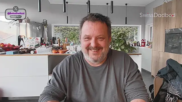 Snapshot of SwissDadbod chatting on December 2025 03:05:01 PM SwissDadbod online show from December 2025 03:05:01 PM
