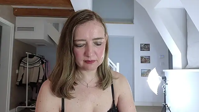 Blue Angel Sweet online show from November 2025 04:22:01 AM