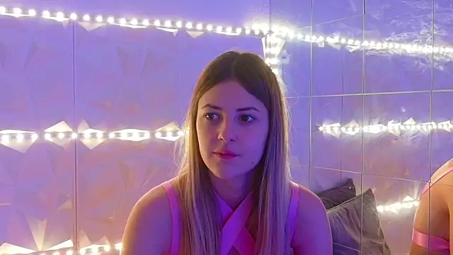 Snapshot of Aishha_ chatting on November 2025 06:02:02 AM Aishha online show from November 2025 06:02:02 AM