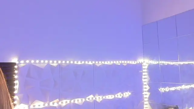 Snapshot of Aishha_ chatting on November 2025 06:05:01 AM Aishha online show from November 2025 06:05:01 AM