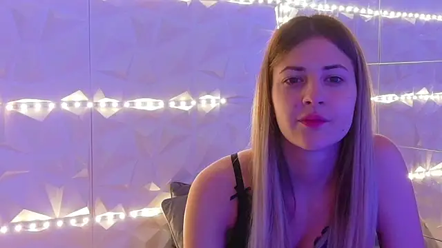 Snapshot of Aishha_ chatting on December 2025 05:52:01 AM Aishha online show from December 2025 05:52:01 AM