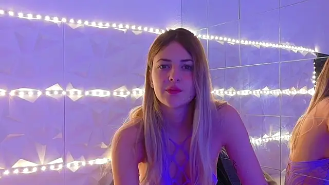 Snapshot of Aishha_ chatting on November 2025 06:07:02 AM Aishha online show from November 2025 06:07:02 AM