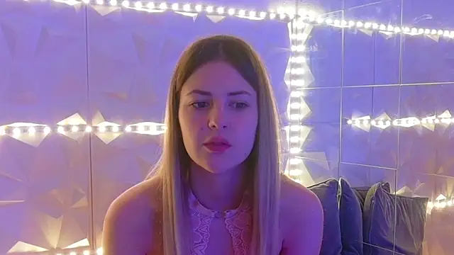 Snapshot of Aishha_ chatting on December 2025 05:35:02 AM Aishha online show from December 2025 05:35:02 AM