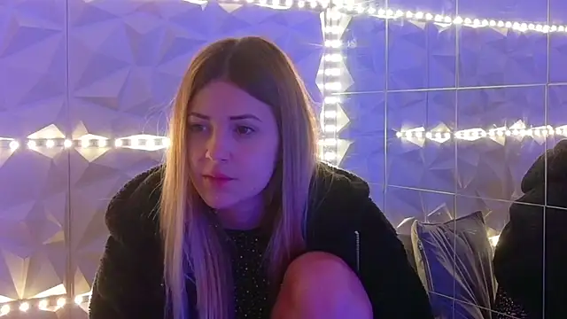 Snapshot of Aishha_ chatting on December 2025 06:15:01 AM Aishha online show from December 2025 06:15:01 AM