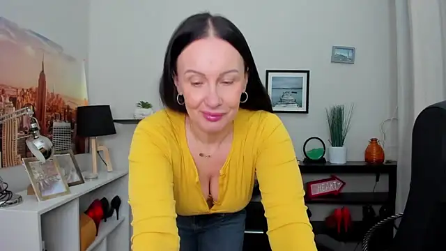 Snapshot of Velvet_Jasmine chatting on October 2025 05:41:02 AM Velvet Jasmine online show from October 2025 05:41:02 AM