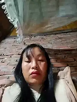 Snapshot of miss-su chatting on November 2025 11:05:01 PM miss-su online show from November 2025 11:05:01 PM