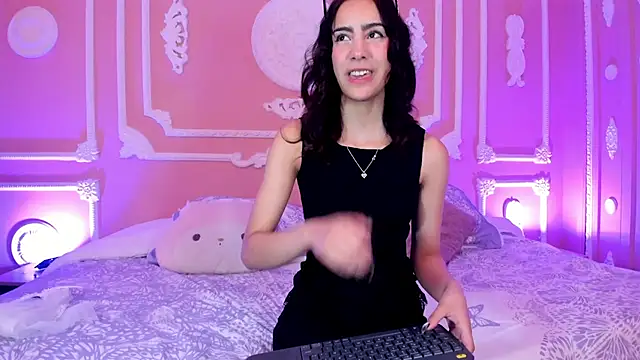 Snapshot of aitana_johns chatting on October 2025 12:14:02 PM aitana johns online show from October 2025 12:14:02 PM