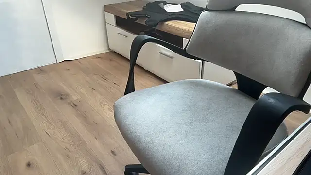 Dmnk2011 online show from April 2026 03:57:01 PM