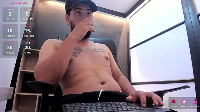 JhoanMontes online show from October 2025 09:05:01 PM