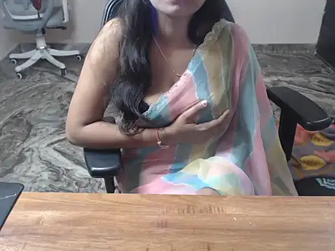  LoveBirds online show from March 2026 06:04:02 PM