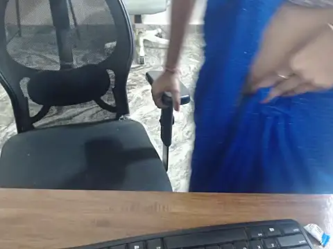  LoveBirds online show from March 2026 06:11:02 PM