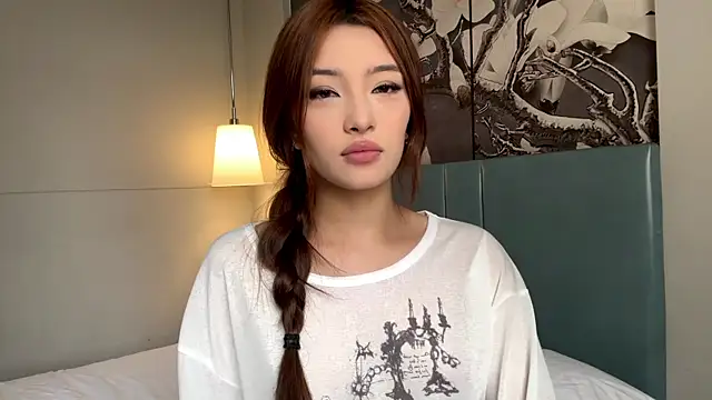 LaurelLeier online show from December 2025 06:49:02 AM