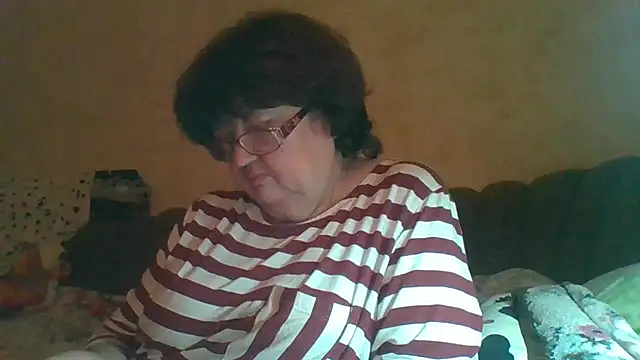 Snapshot of MilaSky5303 chatting on October 2025 04:29:02 PM MilaSky5303 online show from October 2025 04:29:02 PM
