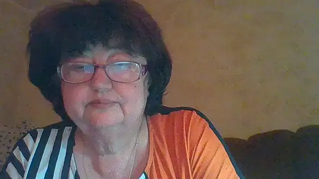 Snapshot of MilaSky5303 chatting on October 2025 08:43:01 PM MilaSky5303 online show from October 2025 08:43:01 PM