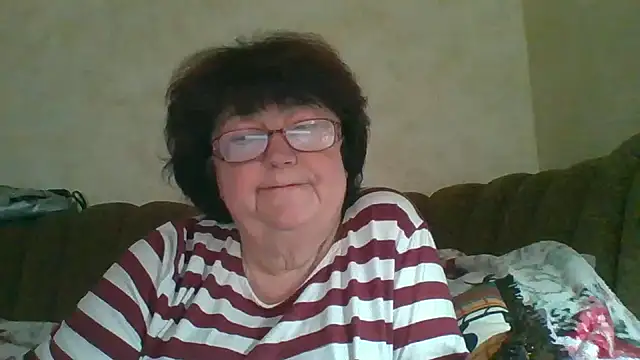 Snapshot of MilaSky5303 chatting on October 2025 10:17:01 AM MilaSky5303 online show from October 2025 10:17:01 AM