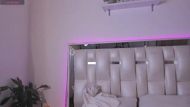 Darlyn tenderhot   online show from February 2026 03:53:02 PM