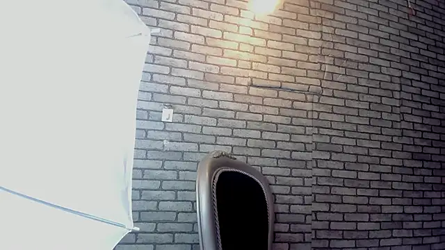 Briana 24 online show from December 2025 08:04:02 PM