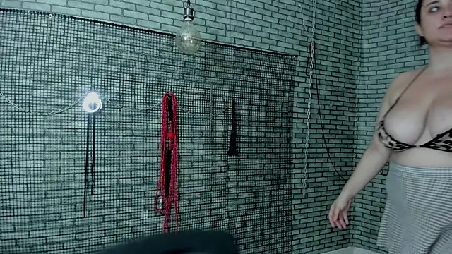 Briana 24 online show from February 2026 07:11:01 PM