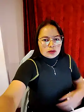 Daliz Leon online show from November 2025 11:31:01 PM