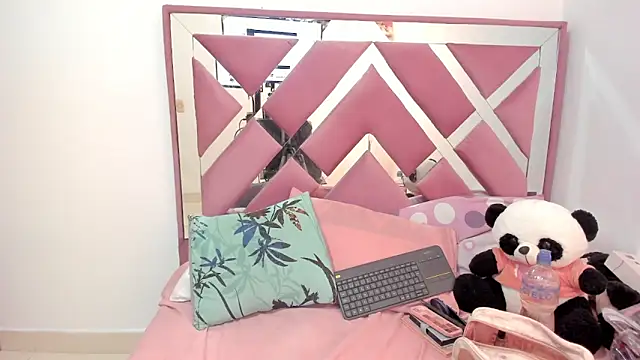 bellalumi online show from February 2026 04:31:01 AM