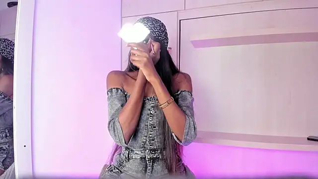 Stefannyevans  online show from March 2026 01:19:02 PM