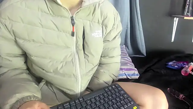 TeensNews18 online show from November 2025 12:32:02 PM