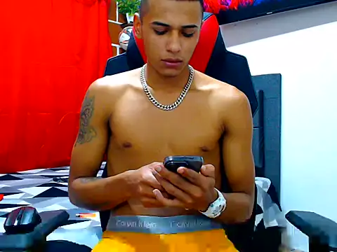 Snapshot of cristian_tayron1 chatting on June 2026 10:20:01 PM cristian tayron1 online show from June 2026 10:20:01 PM