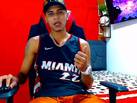 Snapshot of cristian_tayron1 chatting on July 2026 07:51:02 AM cristian tayron1 online show from July 2026 07:51:02 AM