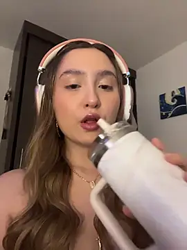 MoraInFire online show from March 2026 04:47:01 AM