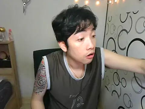 moaman190 online show from October 2025 05:57:02 PM