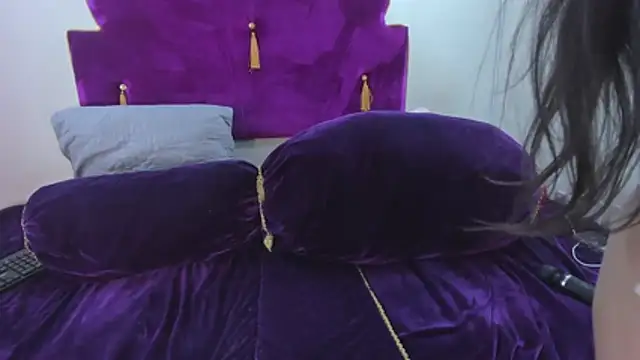Laurentyler   online show from May 2026 10:36:01 AM