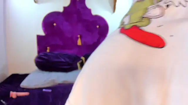 Laurentyler   online show from March 2026 04:50:01 AM