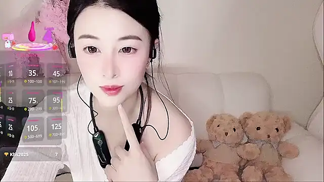 Snapshot of LuLu-Moon chatting on October 2025 01:34:02 PM LuLu-Moon online show from October 2025 01:34:02 PM