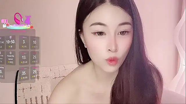 Snapshot of LuLu-Moon chatting on September 2025 02:06:01 PM LuLu-Moon online show from September 2025 02:06:01 PM