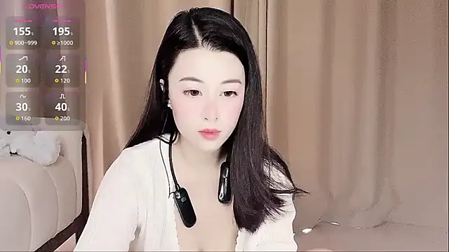 Snapshot of LuLu-Moon chatting on October 2025 07:21:02 AM LuLu-Moon online show from October 2025 07:21:02 AM