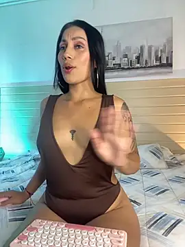 GabiHills online show from November 2025 07:02:02 PM