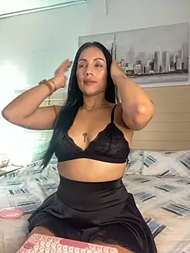 GabiHills online show from November 2025 07:18:02 PM