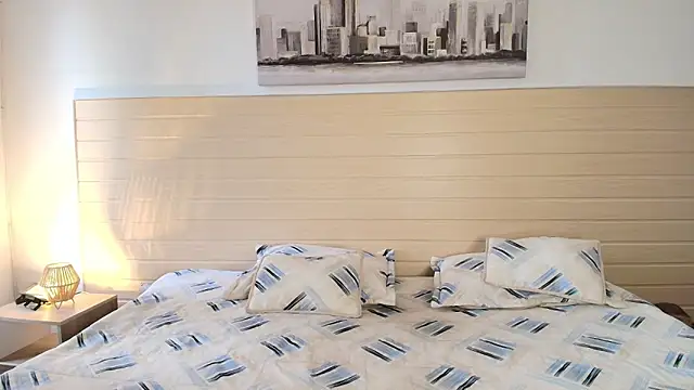 GabiHills online show from November 2025 06:56:01 PM