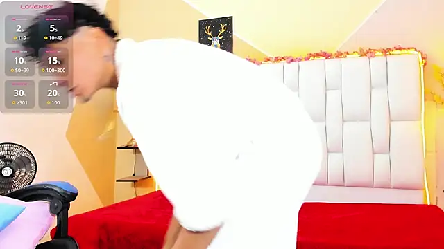 Adan Oriol online show from November 2025 03:40:01 AM