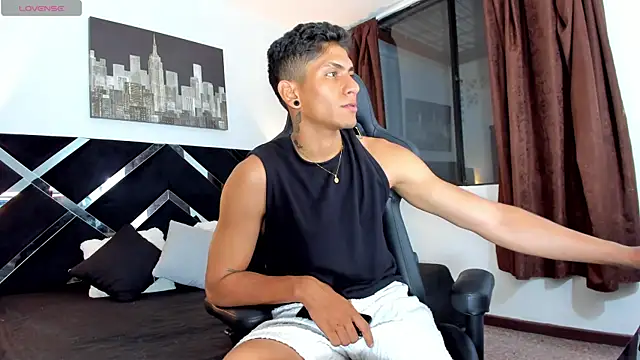 Adan Oriol online show from April 2026 03:46:02 AM