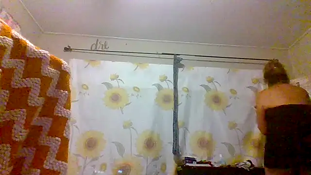 Snapshot of Bored_Grandma chatting on September 2025 06:42:01 AM Bored Grandma online show from September 2025 06:42:01 AM