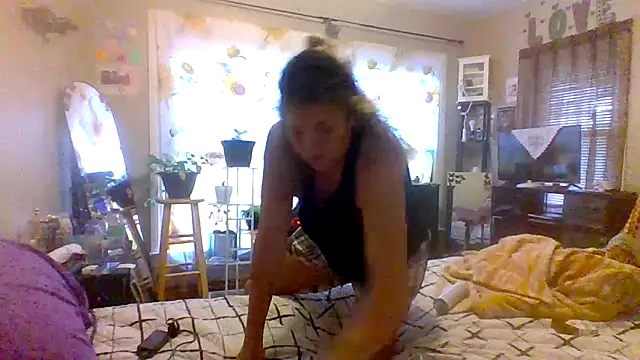 Snapshot of Bored_Grandma chatting on October 2025 01:01:02 PM Bored Grandma online show from October 2025 01:01:02 PM